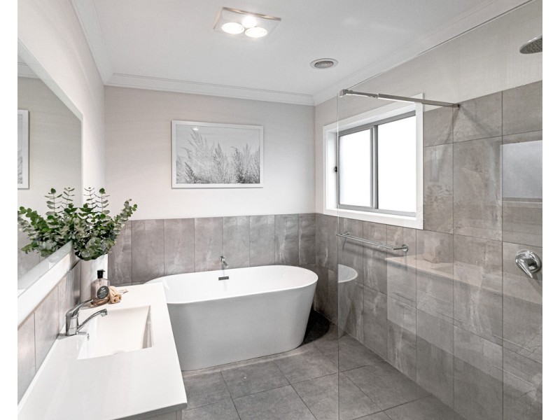11 McGinness Way, Warrnambool VIC 3280