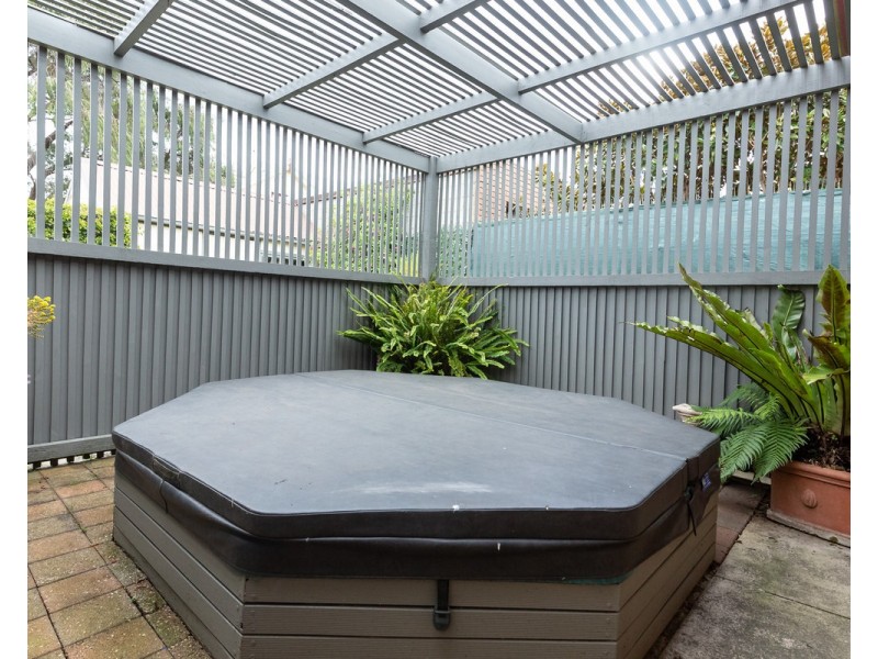 9 Shirley Grove, Warrnambool VIC 3280