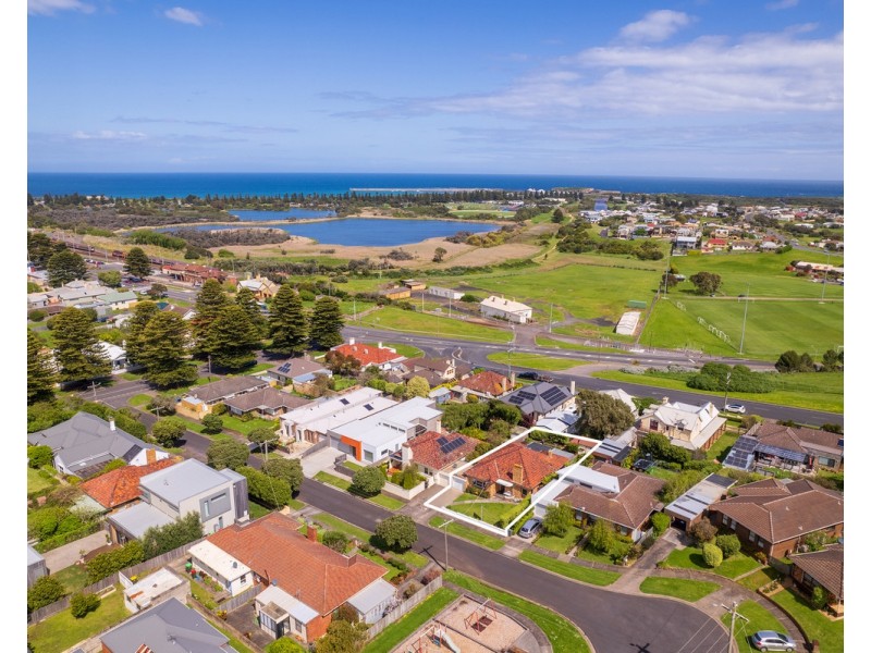 9 Shirley Grove, Warrnambool VIC 3280