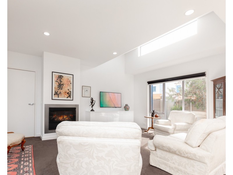 2 Jedburgh Way, Warrnambool VIC 3280