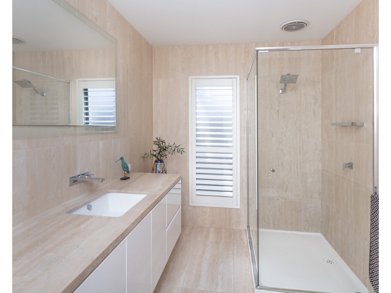 2 Jedburgh Way, Warrnambool VIC 3280