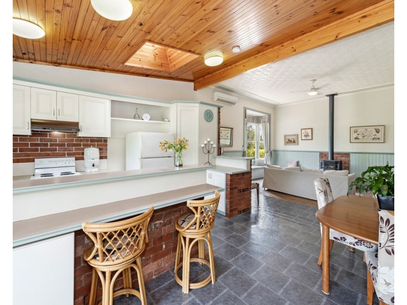 99 Grey Street, Terang VIC 3264