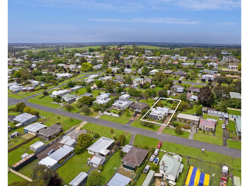 99 Grey Street, Terang VIC 3264