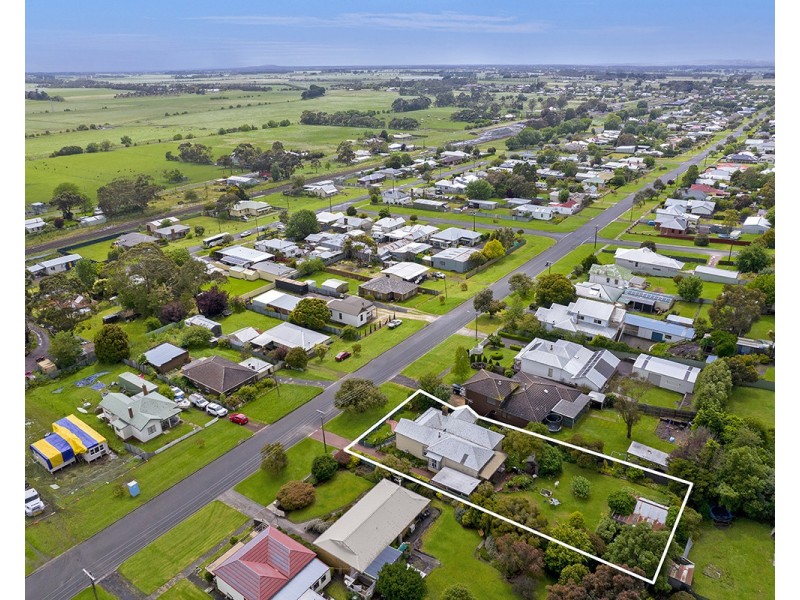 99 Grey Street, Terang VIC 3264