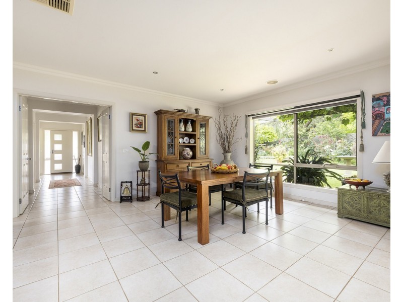 8 Nairn Close, Warrnambool VIC 3280