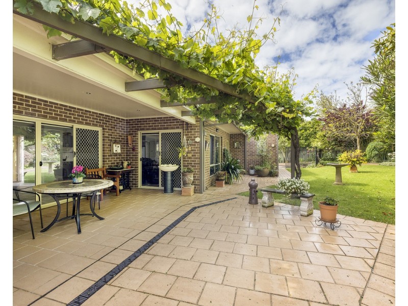 8 Nairn Close, Warrnambool VIC 3280