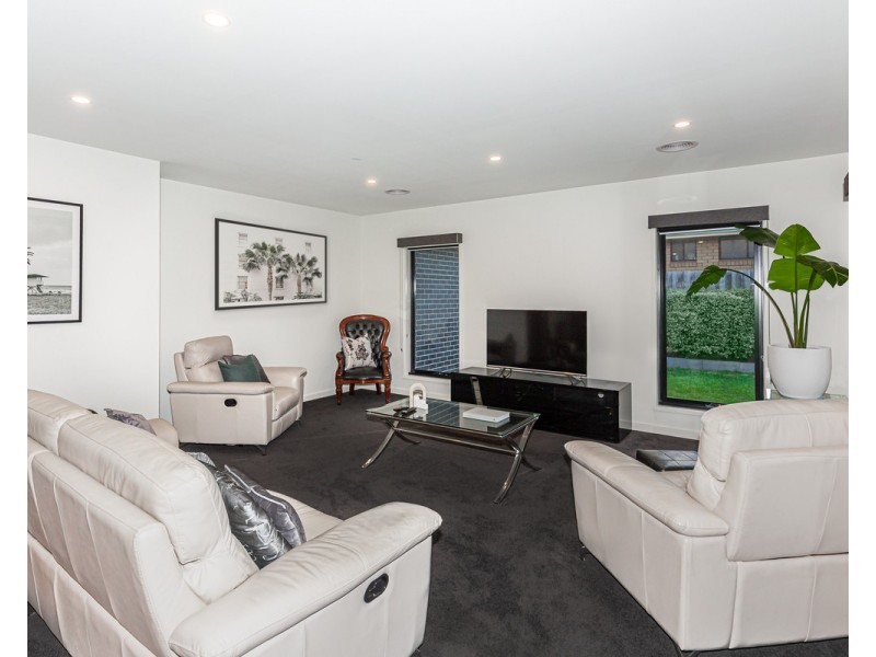 11 Spring Garden Drive, Warrnambool VIC 3280