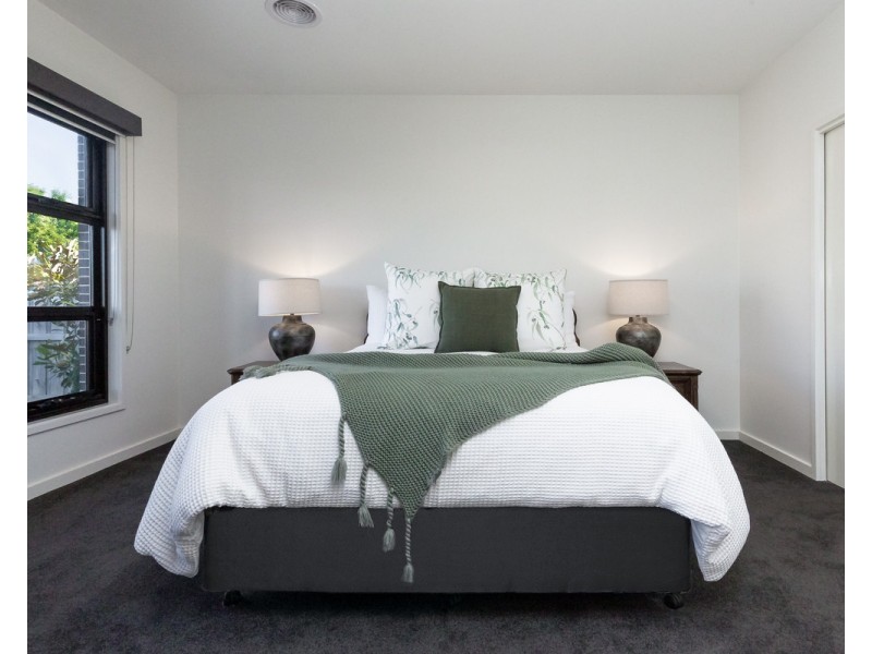 11 Spring Garden Drive, Warrnambool VIC 3280