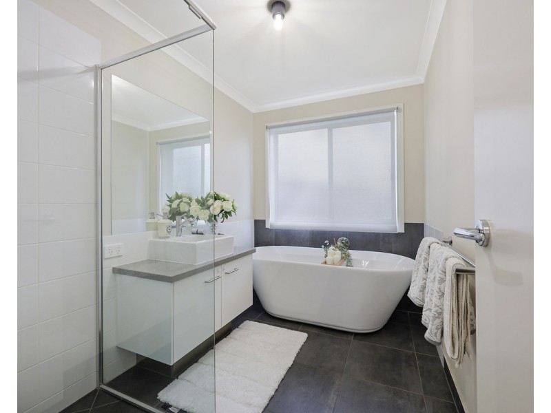 16 Renoir Drive, Warrnambool VIC 3280