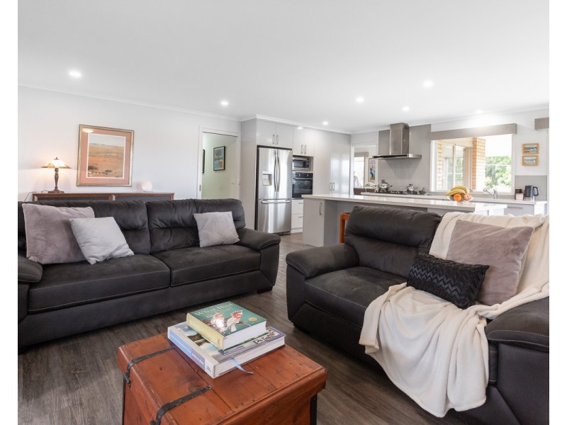 1 Jenean Court, Warrnambool VIC 3280