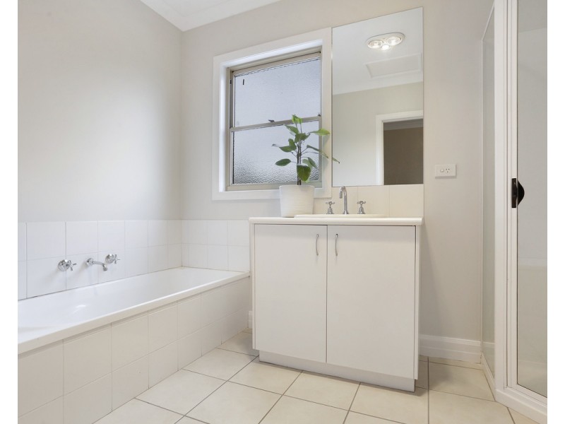 44 Mickle Crescent, Warrnambool VIC 3280