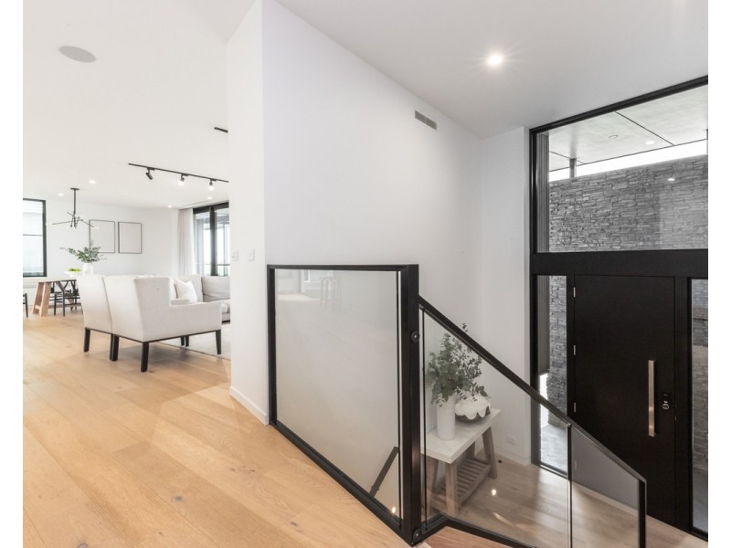 8 Whale Avenue, Warrnambool VIC 3280