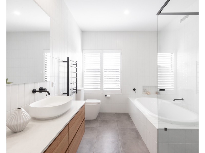 8 Whale Avenue, Warrnambool VIC 3280