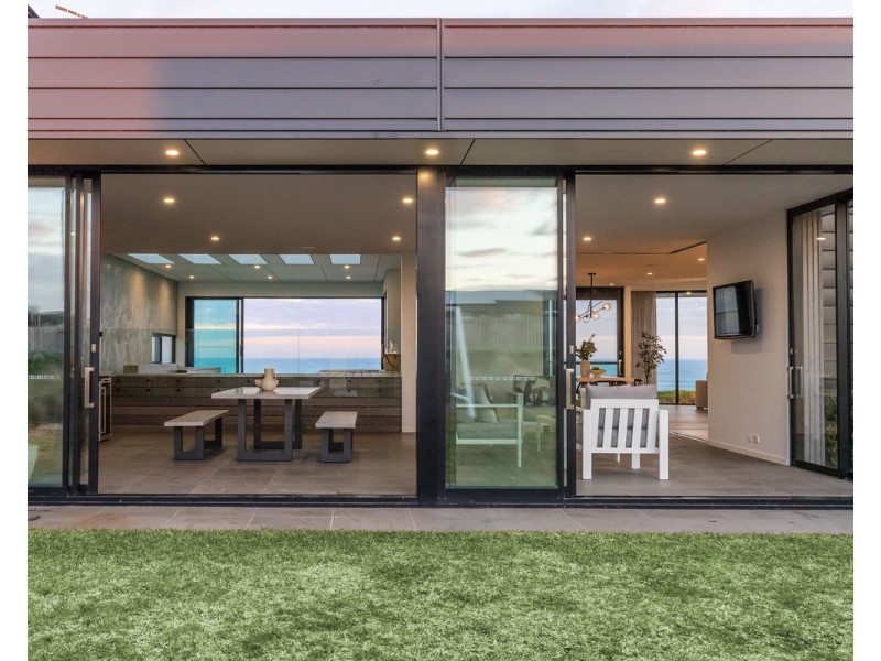 8 Whale Avenue, Warrnambool VIC 3280