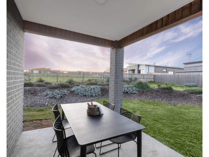 4 Southern Ocean Boulevard, Warrnambool VIC 3280