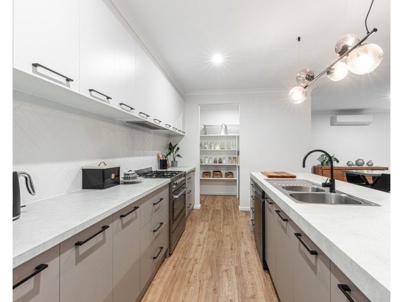 17 Goldstraw Esplanande, Warrnambool VIC 3280