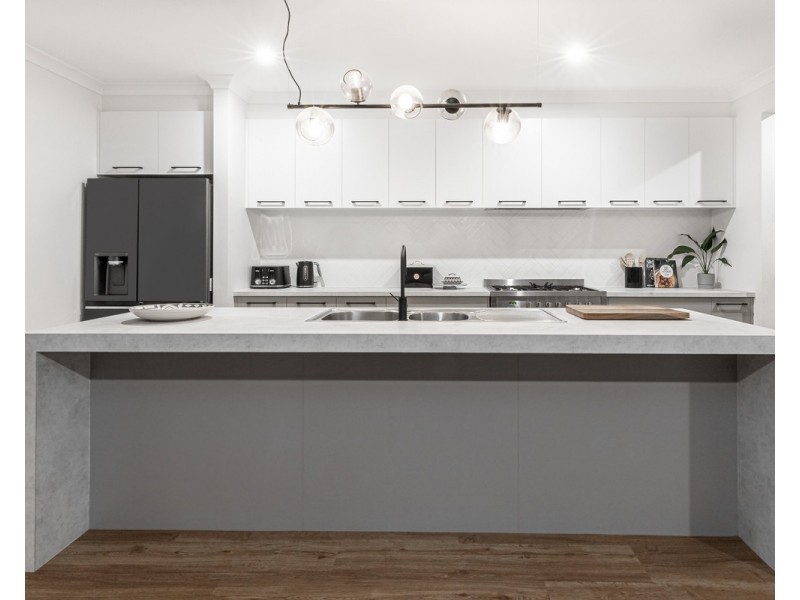 17 Goldstraw Esplanande, Warrnambool VIC 3280