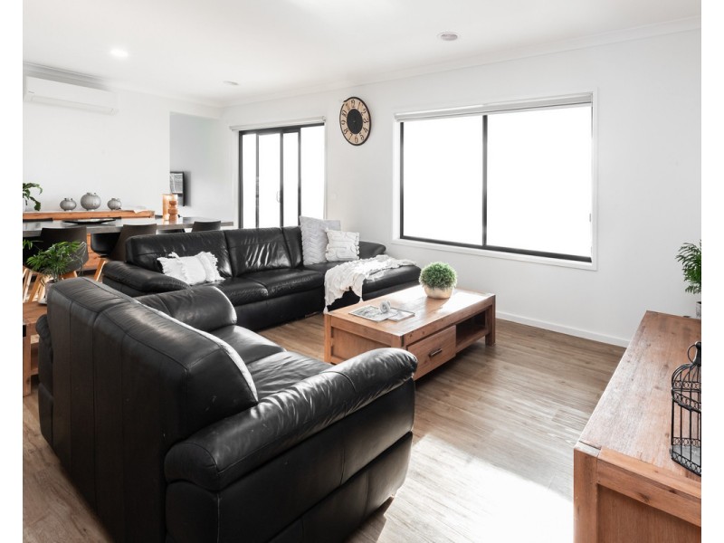 17 Goldstraw Esplanande, Warrnambool VIC 3280