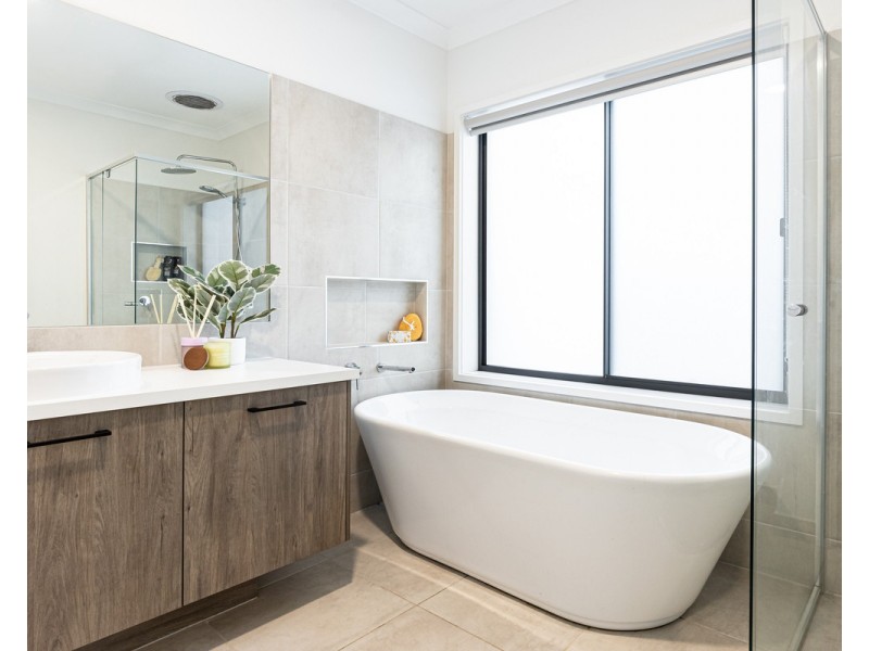 17 Goldstraw Esplanande, Warrnambool VIC 3280