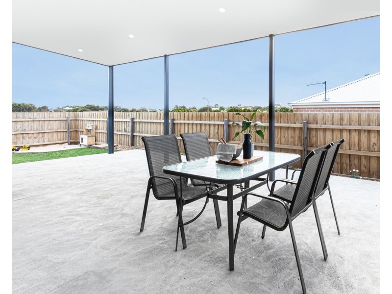 17 Goldstraw Esplanande, Warrnambool VIC 3280