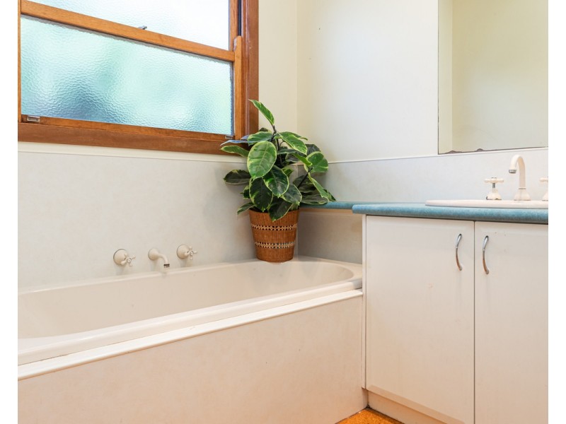 12 Cumming Street, Peterborough VIC 3270