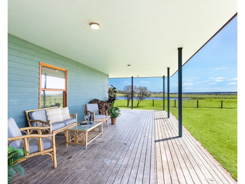 12 Cumming Street, Peterborough VIC 3270