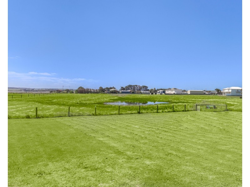 12 Cumming Street, Peterborough VIC 3270