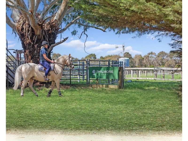 McKenzies Road, Bushfield VIC 3281