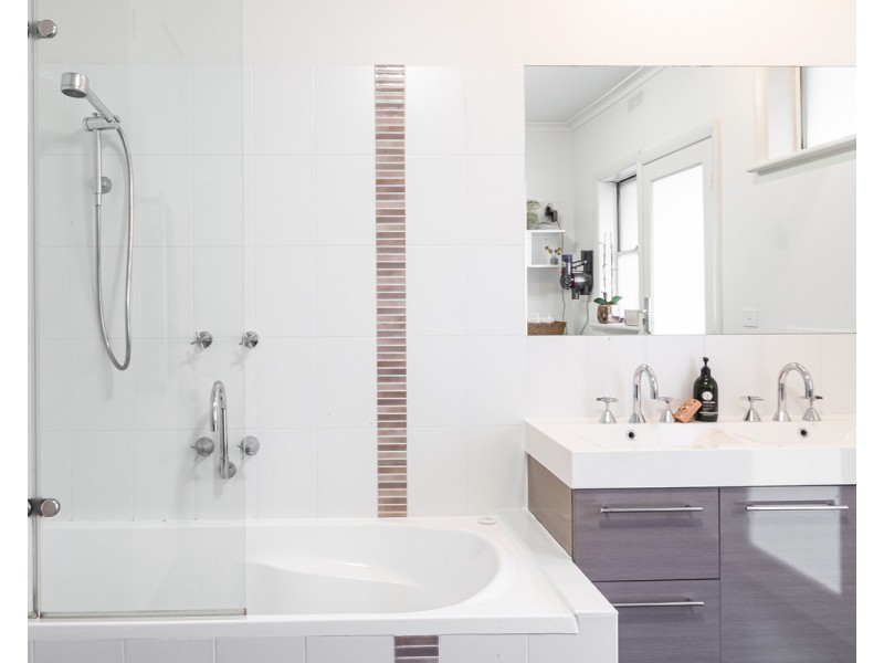 21 Shirley Grove, Warrnambool VIC 3280