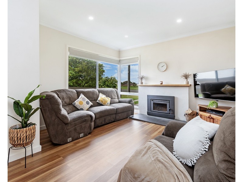 64 Mitchell Street, Cobden VIC 3266