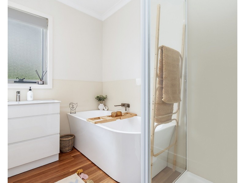 64 Mitchell Street, Cobden VIC 3266