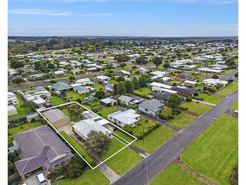 64 Mitchell Street, Cobden VIC 3266