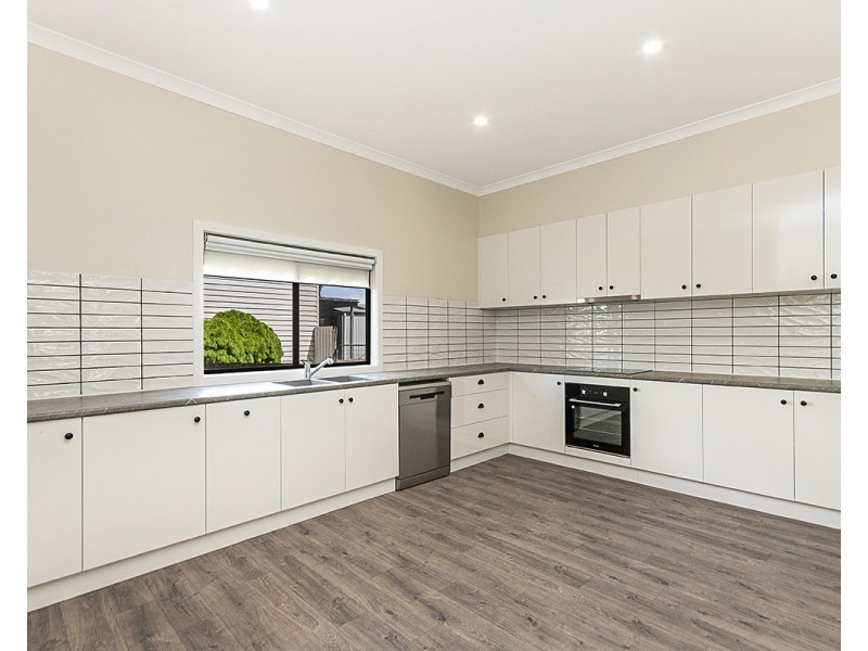 98 Baynes Street, Terang VIC 3264