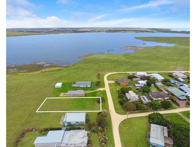 8 Antares Street, Peterborough VIC 3270