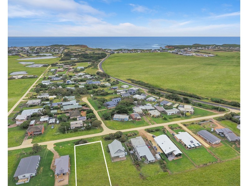 8 Antares Street, Peterborough VIC 3270