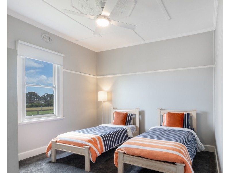 23 Valleyview Road, Bushfield VIC 3281