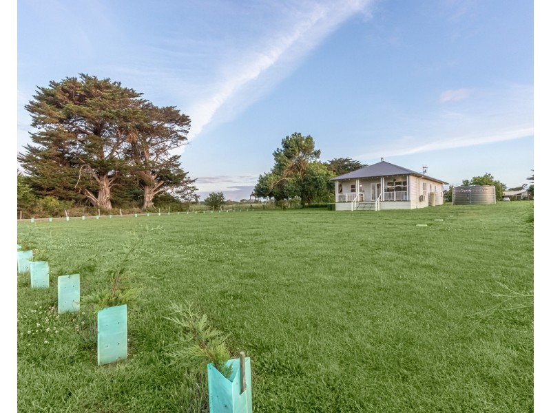 23 Valleyview Road, Bushfield VIC 3281