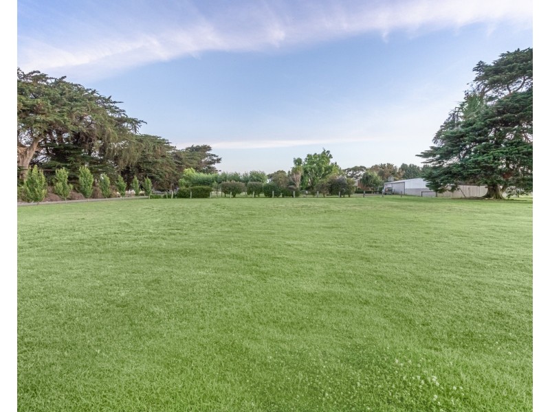 23 Valleyview Road, Bushfield VIC 3281