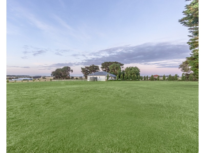 23 Valleyview Road, Bushfield VIC 3281