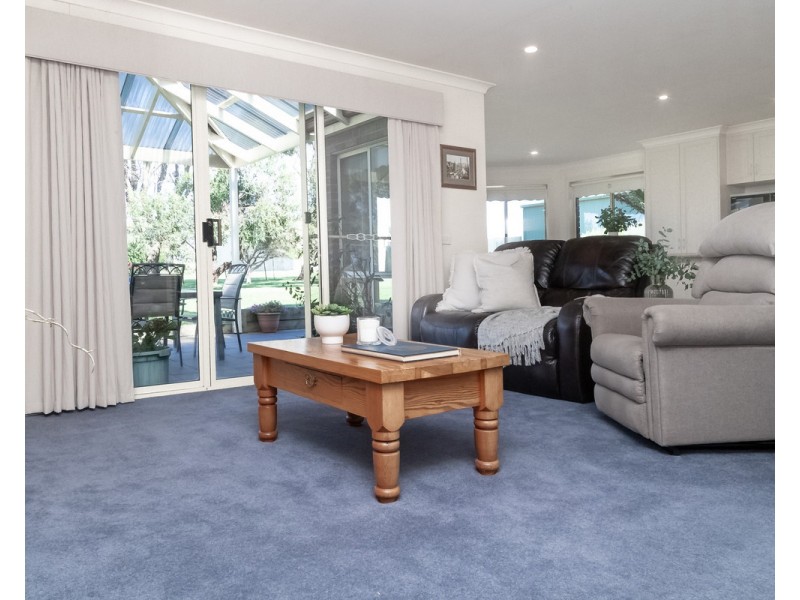 955 Tower Hill Road, Illowa VIC 3282