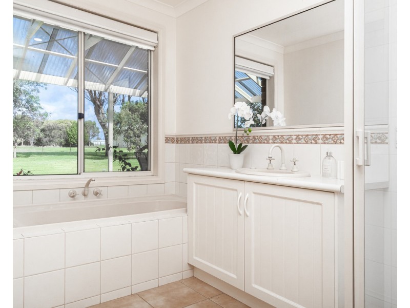 955 Tower Hill Road, Illowa VIC 3282