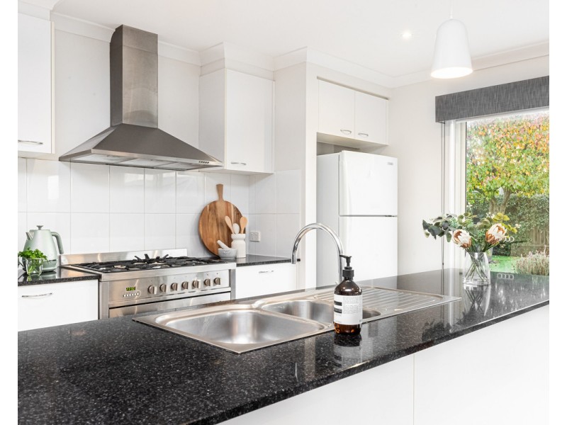 10 St Josephs Drive, Warrnambool VIC 3280