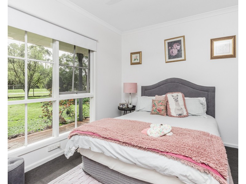 4 Whittons Lane, Winslow VIC 3281