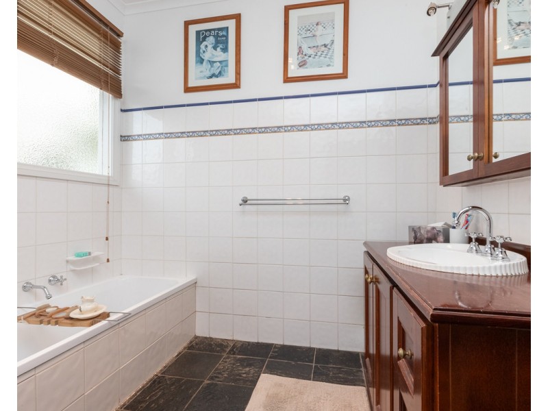 4 Whittons Lane, Winslow VIC 3281