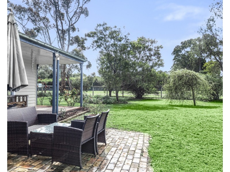 4 Whittons Lane, Winslow VIC 3281