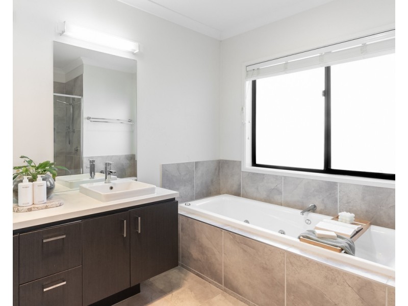 50 Sommerville Boulevard, Warrnambool VIC 3280