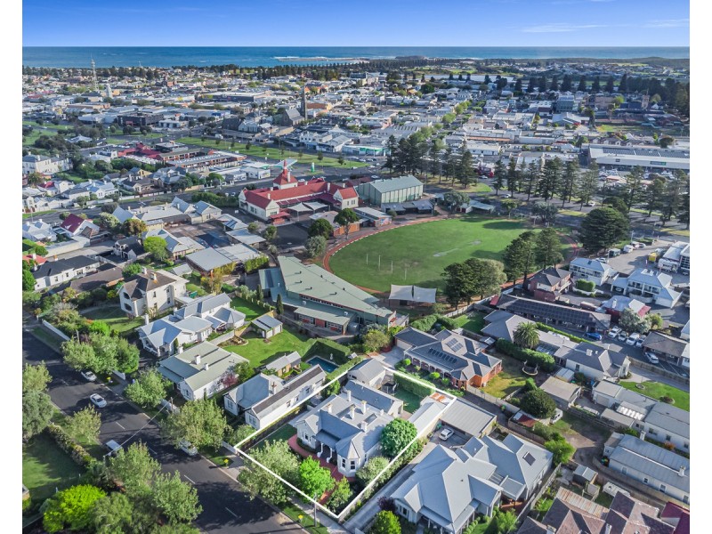17 Canterbury Road, Warrnambool VIC 3280