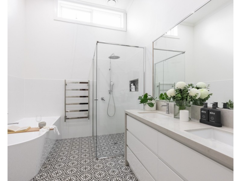 17 Canterbury Road, Warrnambool VIC 3280