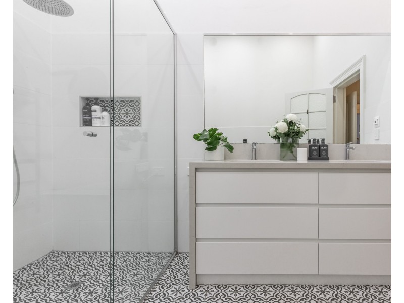 17 Canterbury Road, Warrnambool VIC 3280