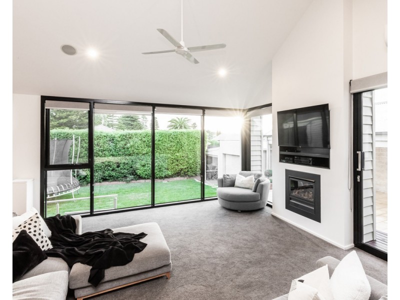 17 Canterbury Road, Warrnambool VIC 3280